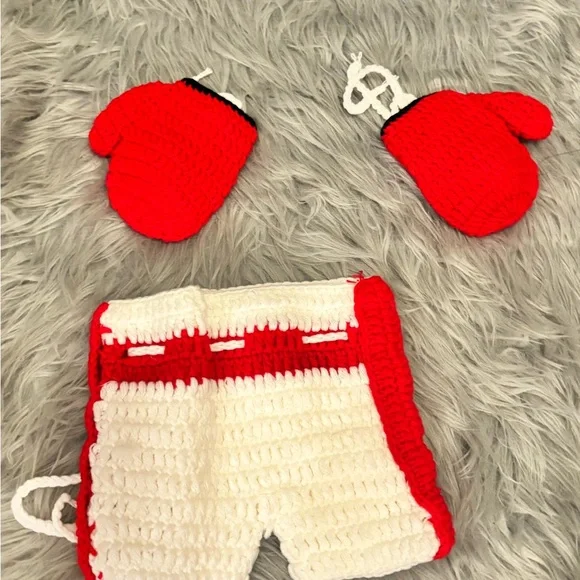 Red Crochet Baby Shorts and Mittens Boxer Set. Photo Prop NB-3M - Picture 6 of 6